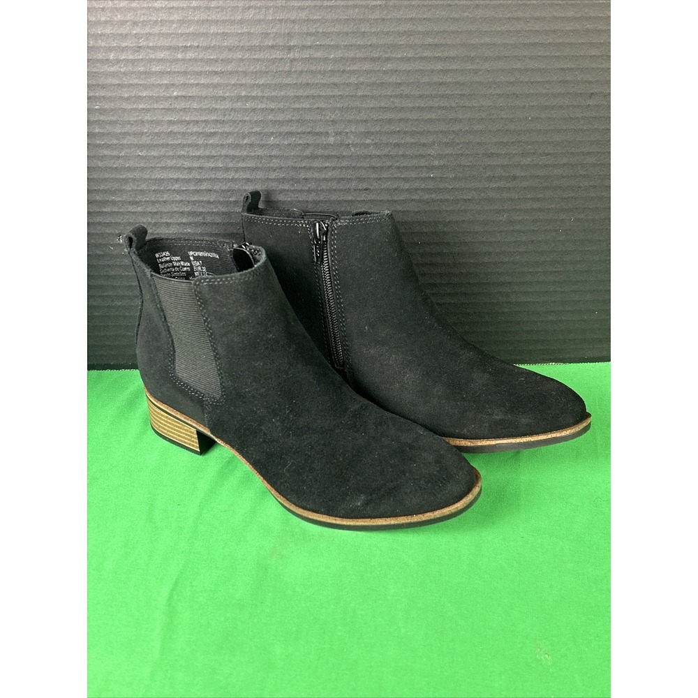 White Mountain Ladies Ankle Boot Size 7 Black Faux Nubuck Zip Bootie